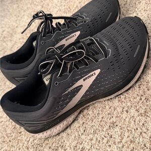 Brooks Ghost 13 Sneakers Size 8.5